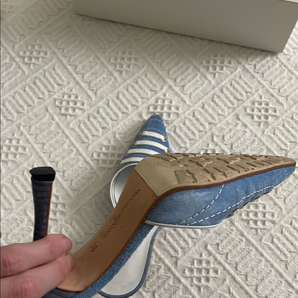 Manolo Blahnik Blue Suede sneaklo Heels - Picture 13 of 17